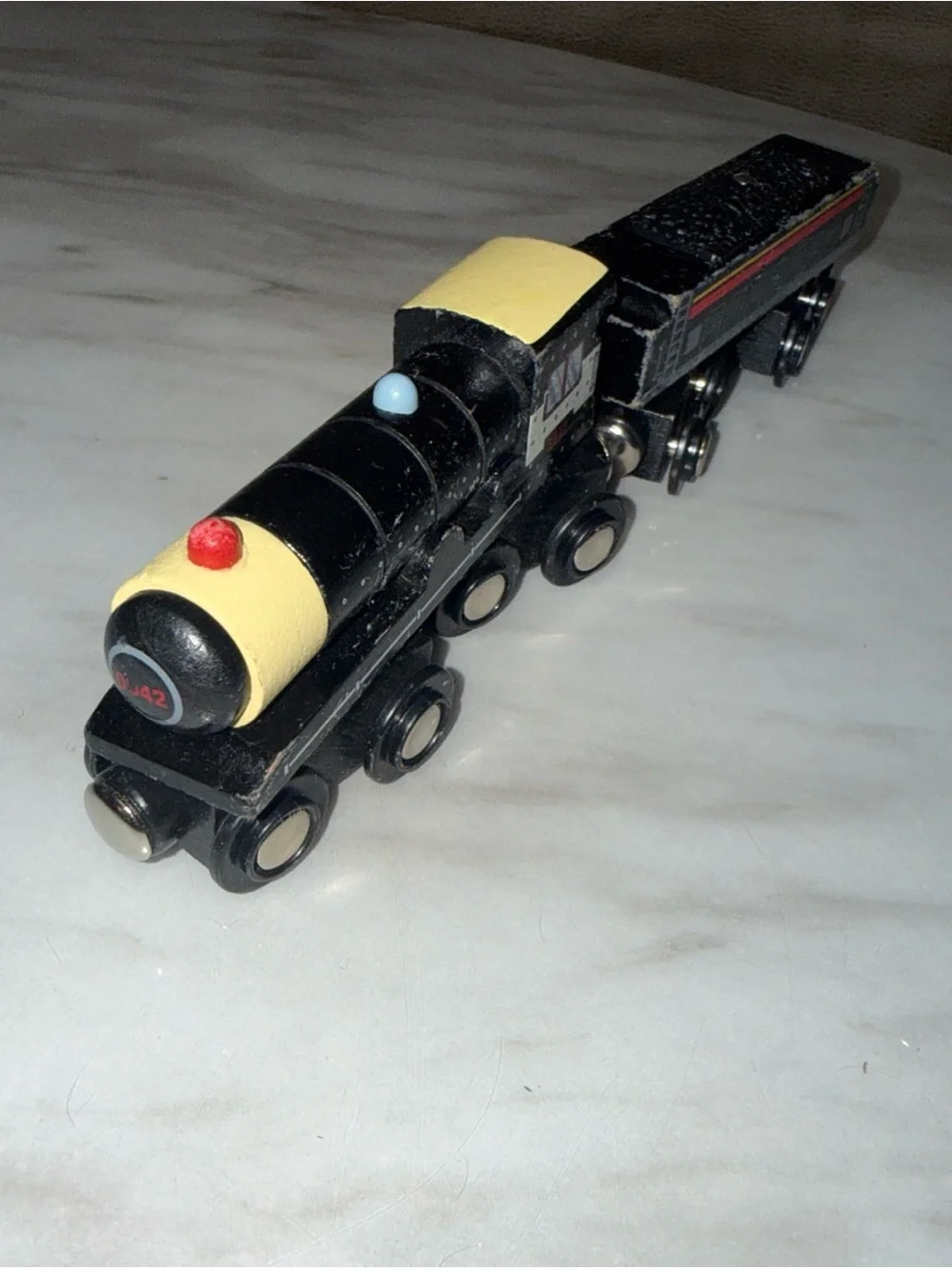 Train wood magnetic front train and caboose